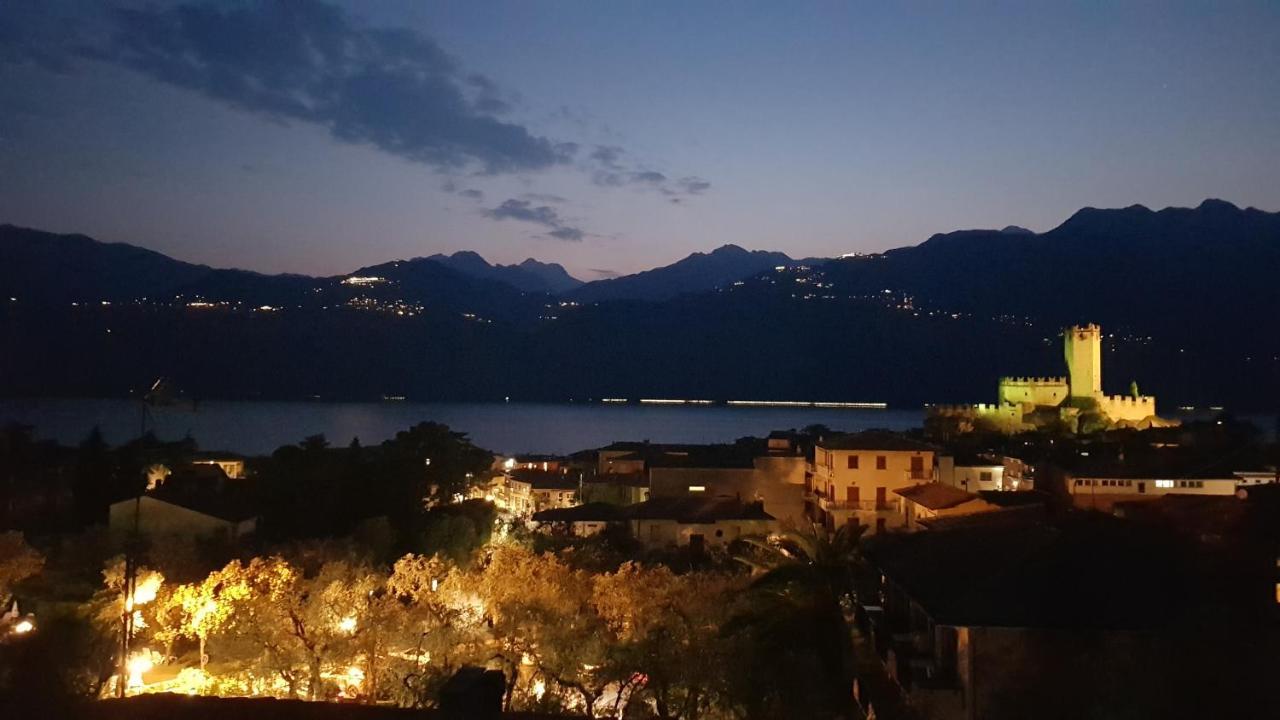 Blue Sky Garda - Sunset Lägenhet Malcesine Exteriör bild
